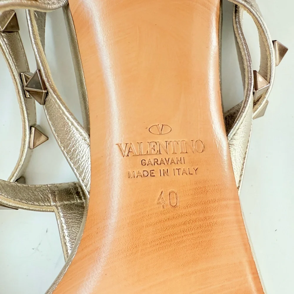 Valentino Garavani Metallic Gold Rockstud Tstrap open toe heels sandals EU 40